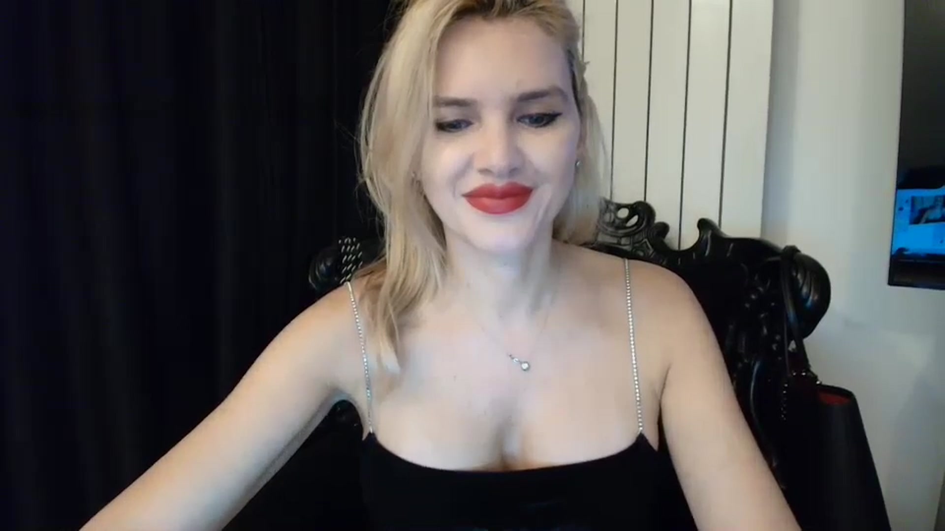 Gallery image thumbnail from Klarita_'s myfreecams stream on, 12/16/2024, 22:46 image 10 of 20