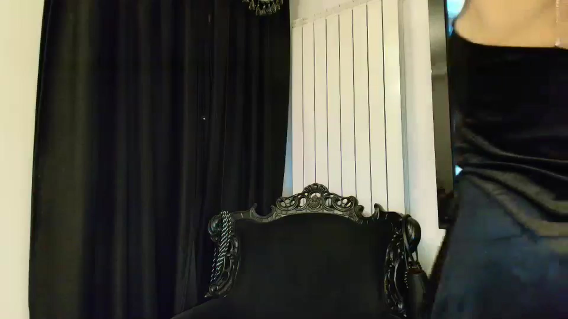 Gallery image thumbnail from Klarita_'s myfreecams stream on, 12/16/2024, 22:46 image 2 of 20