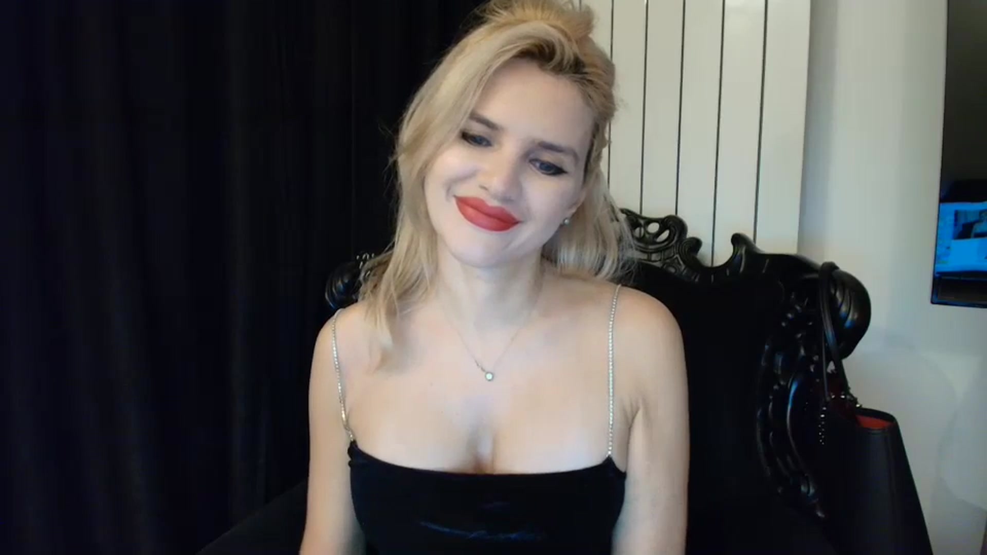 Gallery image thumbnail from Klarita_'s myfreecams stream on, 12/16/2024, 22:46 image 11 of 20