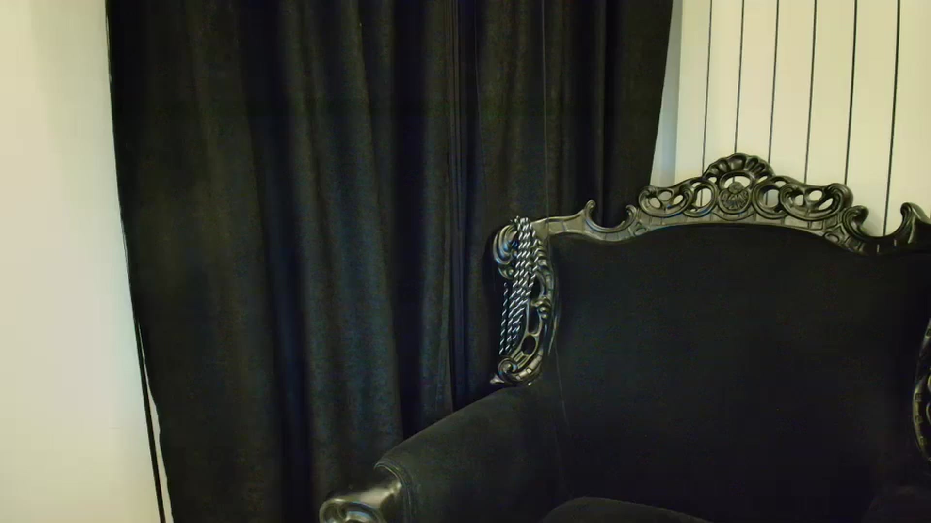 Gallery image thumbnail from Klarita_'s myfreecams stream on, 12/18/2024, 22:53 image 15 of 20