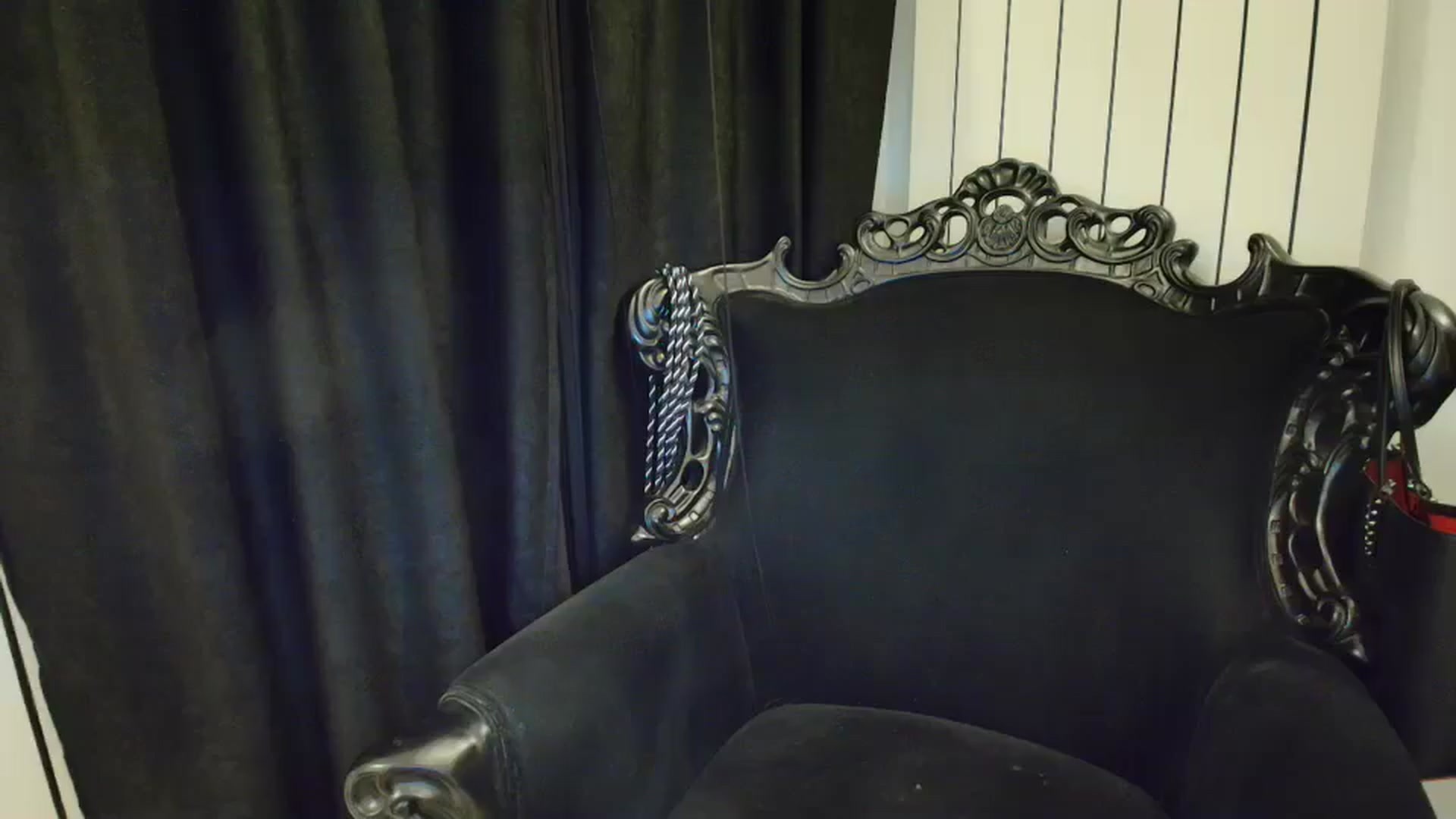 Gallery image thumbnail from Klarita_'s myfreecams stream on, 12/18/2024, 22:53 image 11 of 20