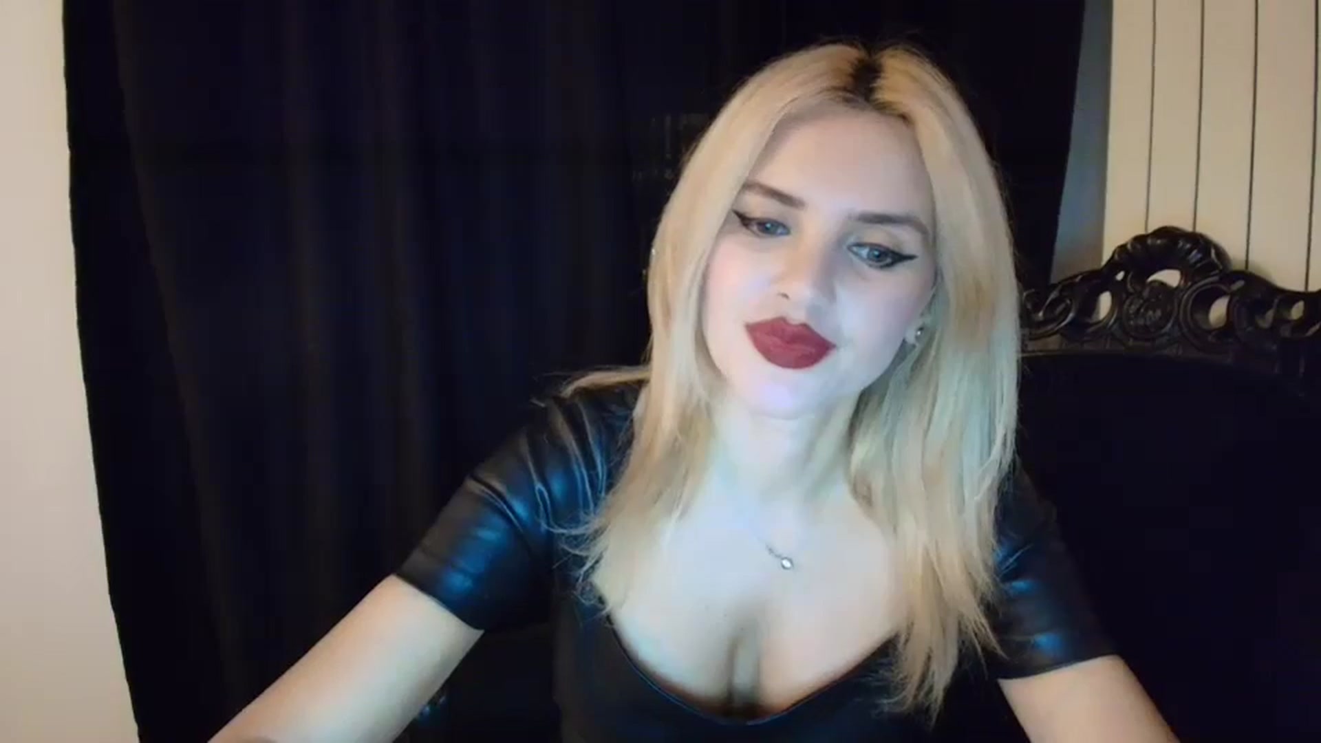 Gallery image thumbnail from Klarita_'s myfreecams stream on, 12/19/2024, 22:45 image 15 of 20