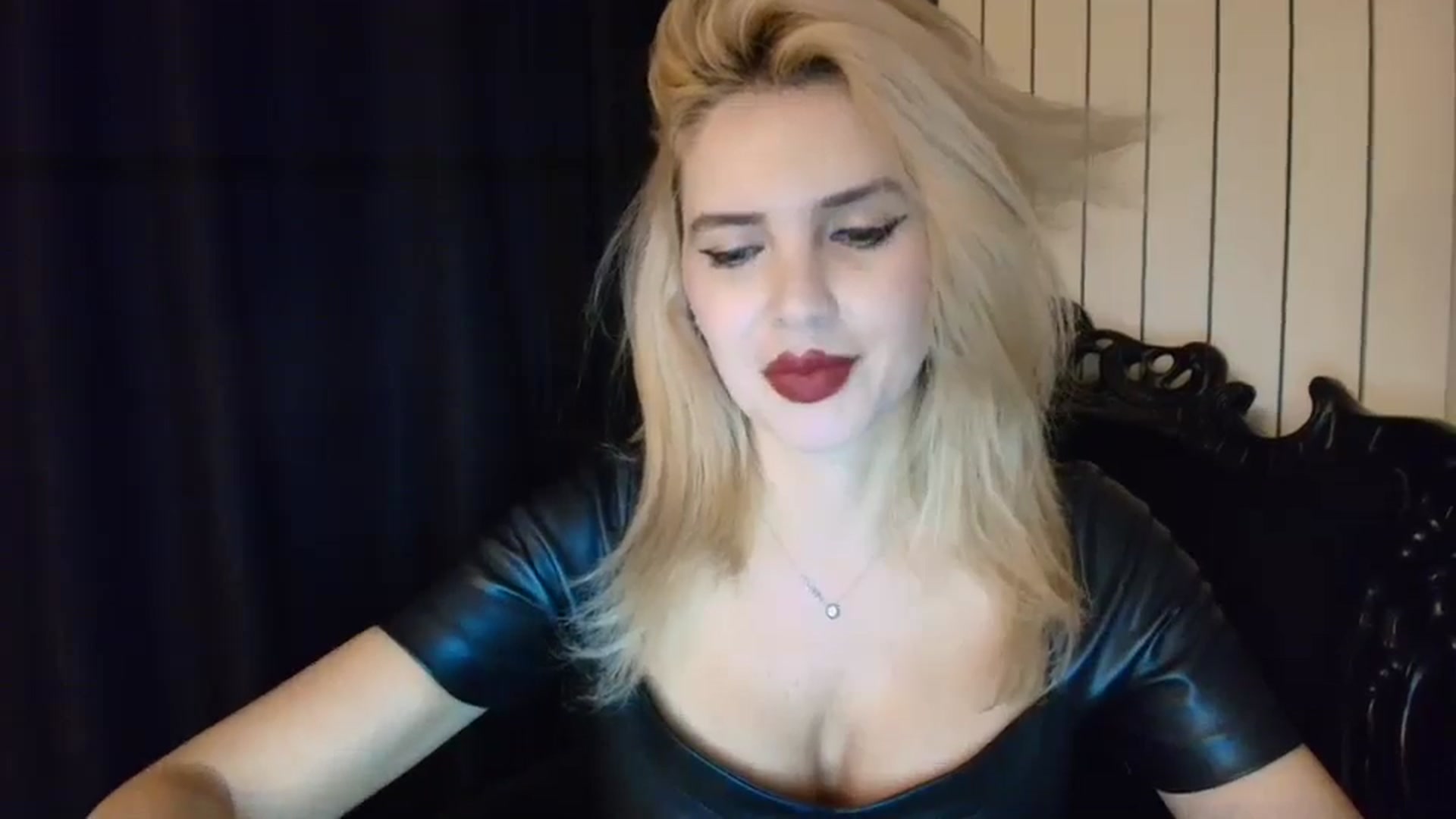 Gallery image thumbnail from Klarita_'s myfreecams stream on, 12/19/2024, 22:45 image 6 of 20