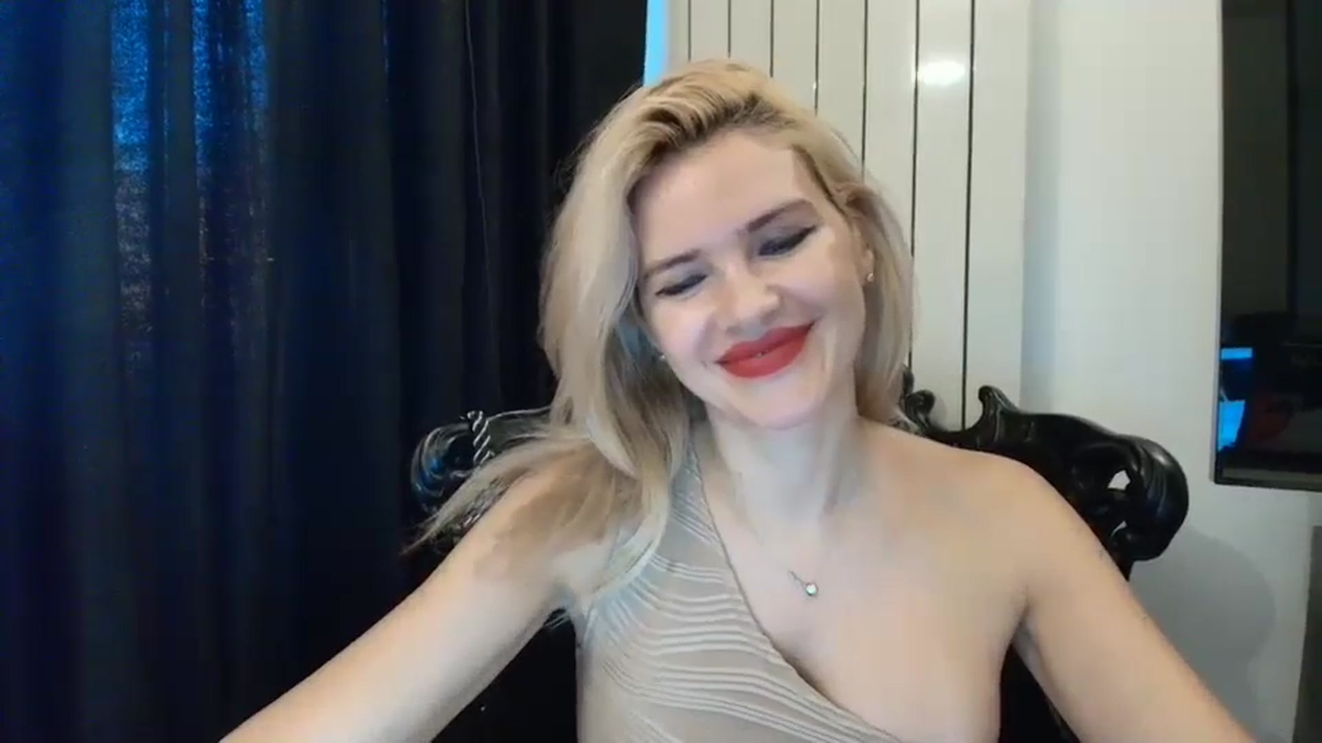 Gallery image thumbnail from Klarita_'s myfreecams stream on, 12/22/2024, 15:27 image 3 of 20