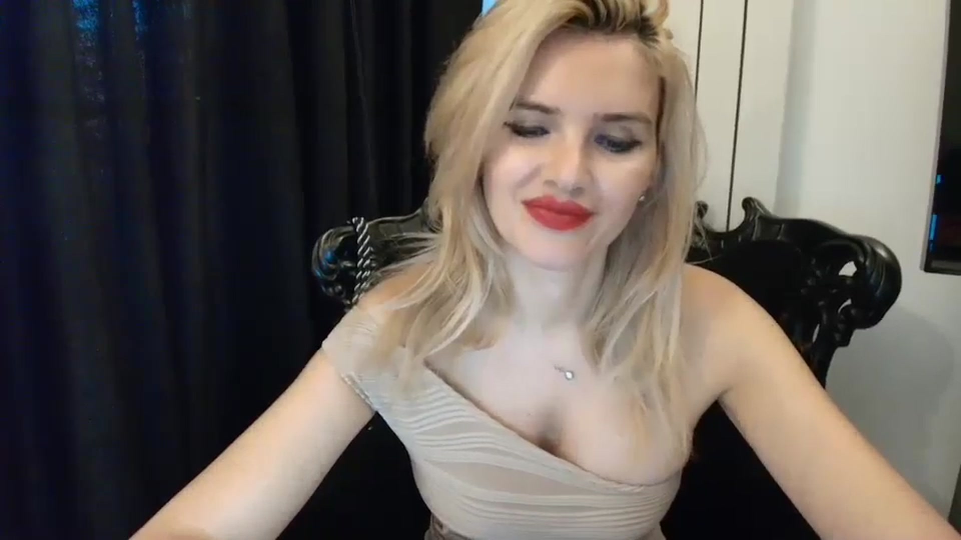 Gallery image thumbnail from Klarita_'s myfreecams stream on, 12/22/2024, 15:27 image 6 of 20