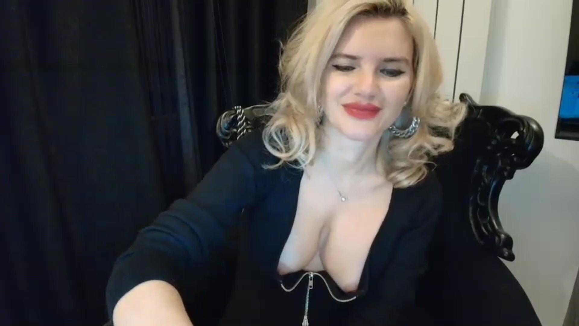 Gallery image thumbnail from Klarita_'s myfreecams stream on, 12/26/2024, 22:37 image 4 of 20
