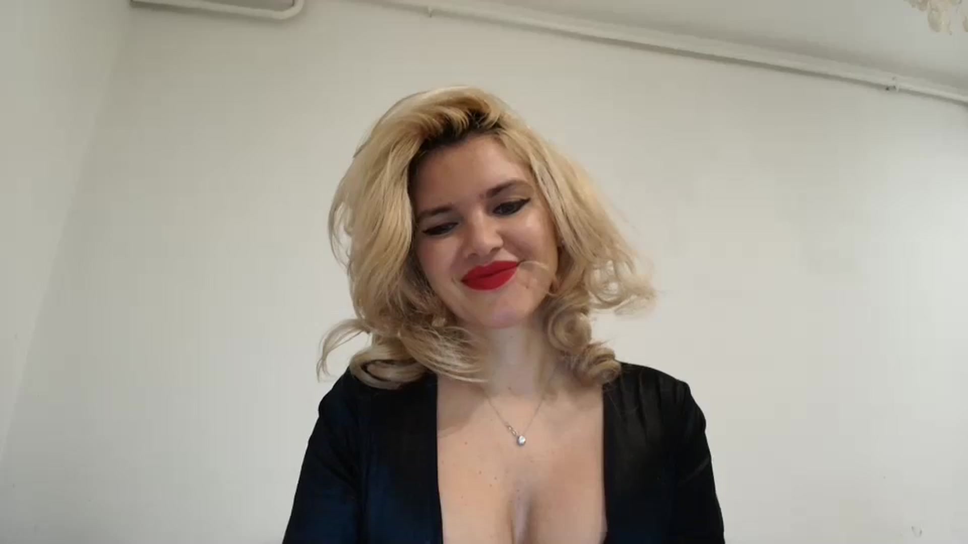 Gallery image thumbnail from Klarita_'s myfreecams stream on, 12/29/2024, 15:27 image 5 of 20