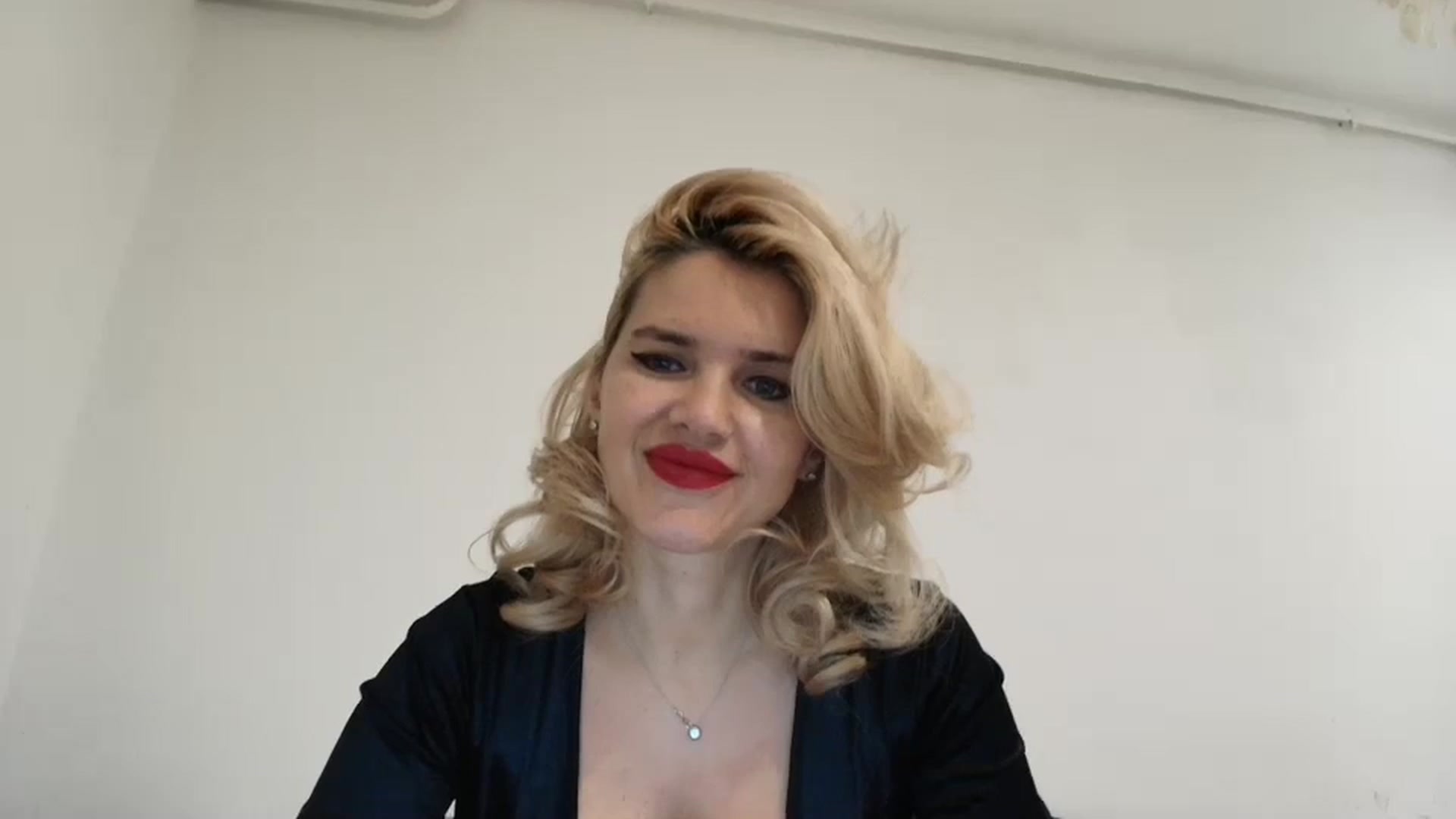 Gallery image thumbnail from Klarita_'s myfreecams stream on, 12/29/2024, 15:27 image 6 of 20