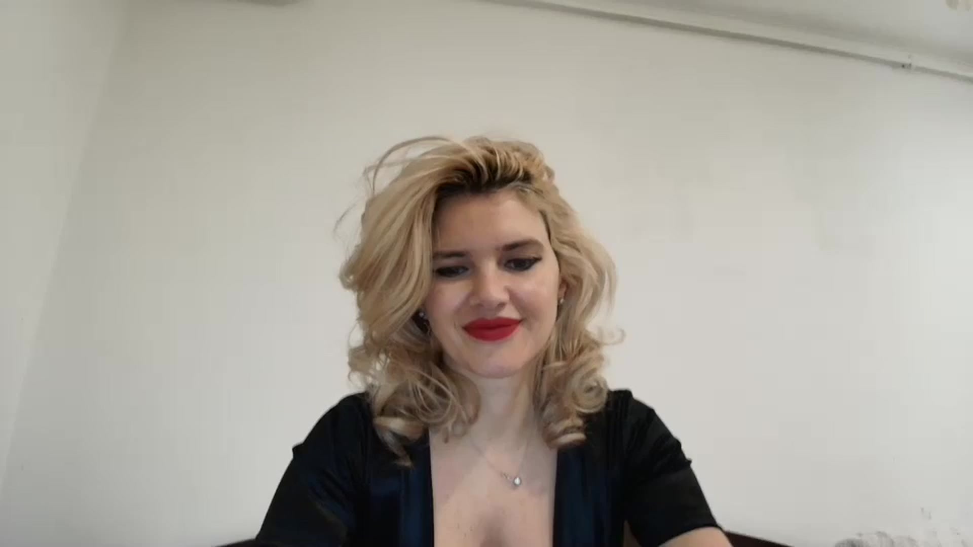 Gallery image thumbnail from Klarita_'s myfreecams stream on, 12/29/2024, 15:27 image 9 of 20