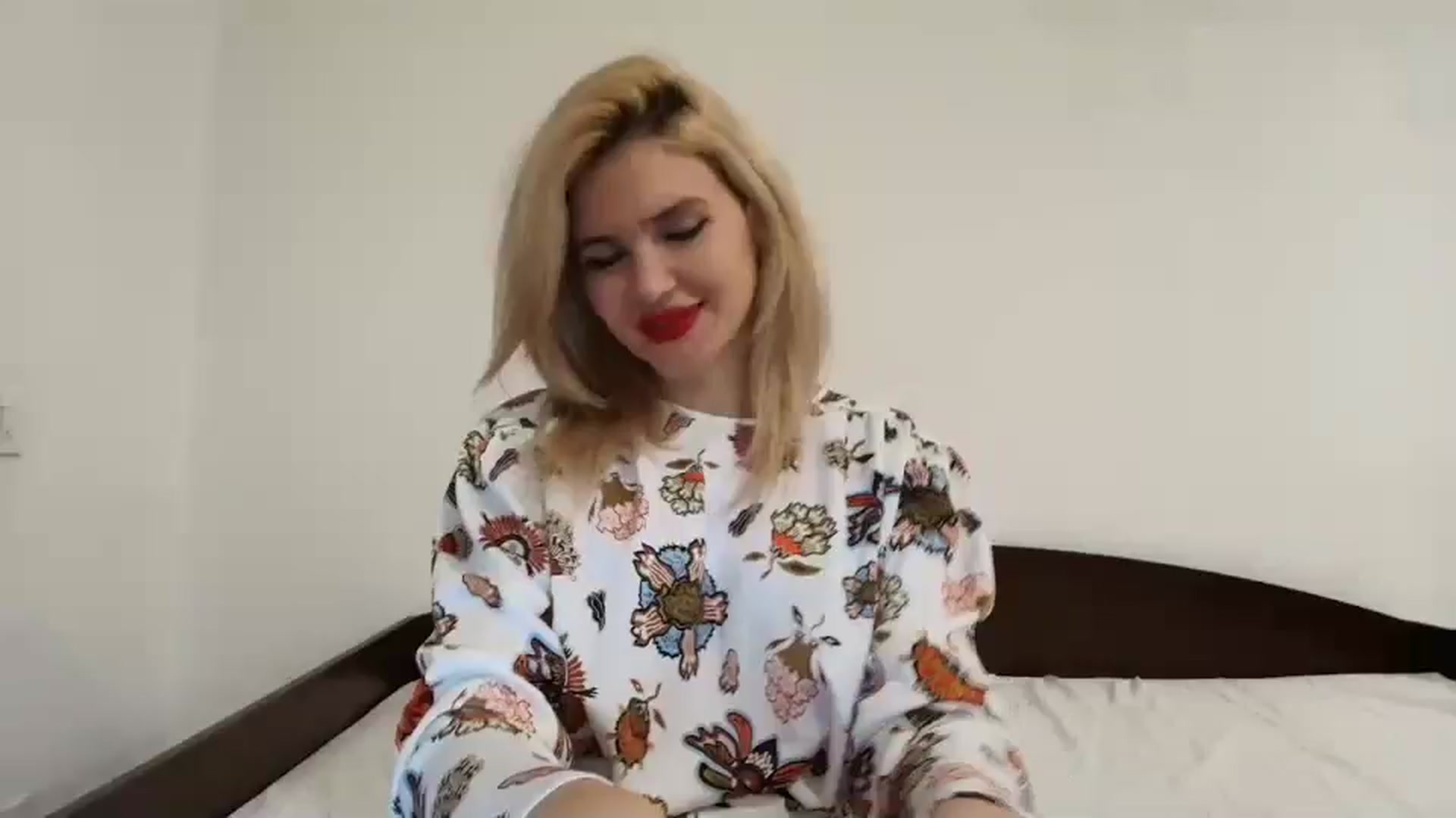 Gallery image thumbnail from Klarita_'s myfreecams stream on, 12/31/2024, 14:53 image 19 of 20