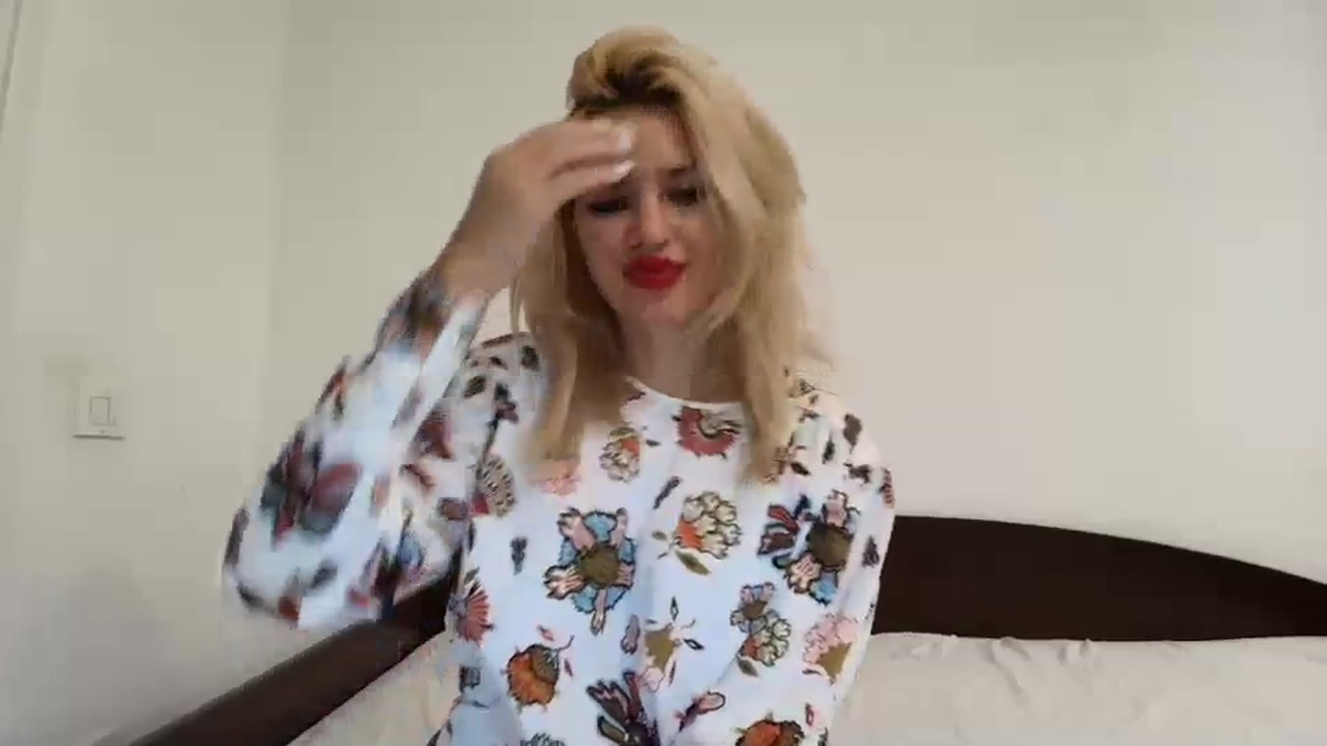 Gallery image thumbnail from Klarita_'s myfreecams stream on, 12/31/2024, 14:53 image 10 of 20