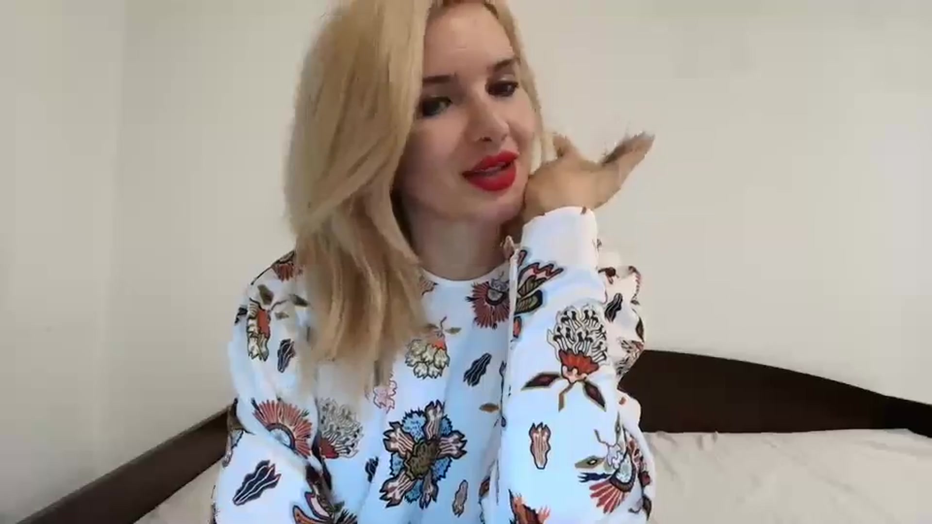 Gallery image thumbnail from Klarita_'s myfreecams stream on, 12/31/2024, 14:53 image 18 of 20