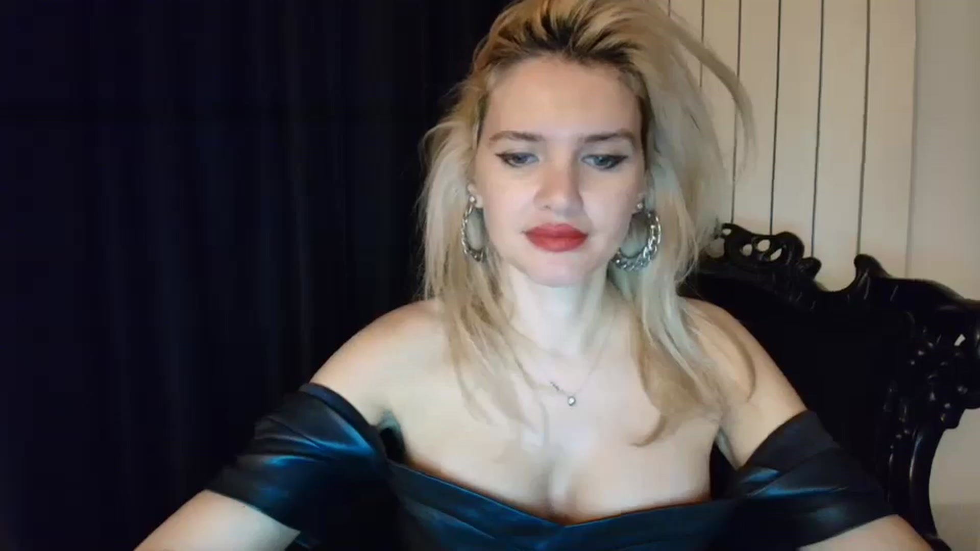 Gallery image thumbnail from Klarita_'s myfreecams stream on, 01/06/2025, 22:12 image 13 of 20