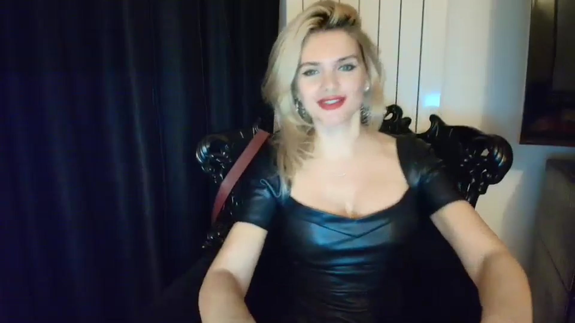Gallery image thumbnail from Klarita_'s myfreecams stream on, 01/06/2025, 22:12 image 3 of 20