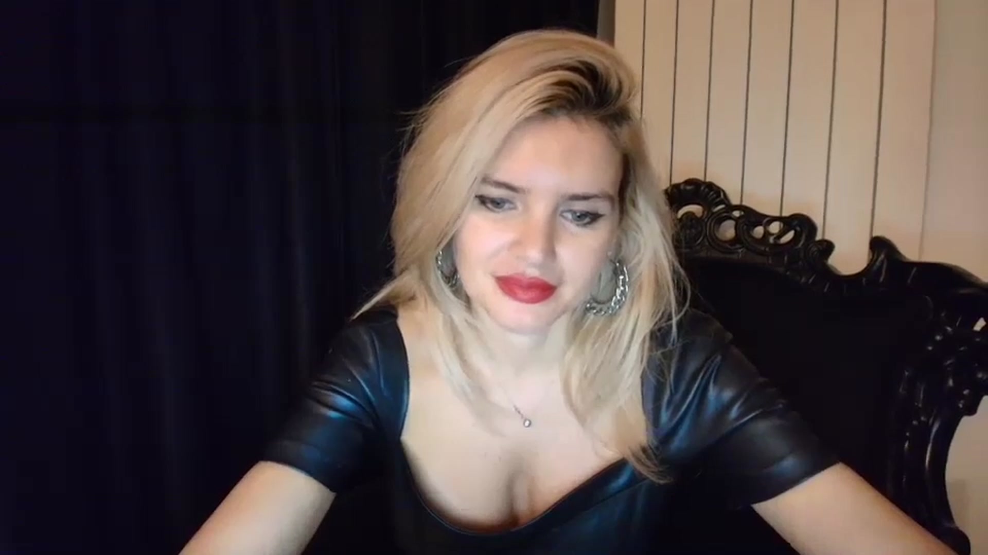 Gallery image thumbnail from Klarita_'s myfreecams stream on, 01/06/2025, 22:39 image 16 of 20