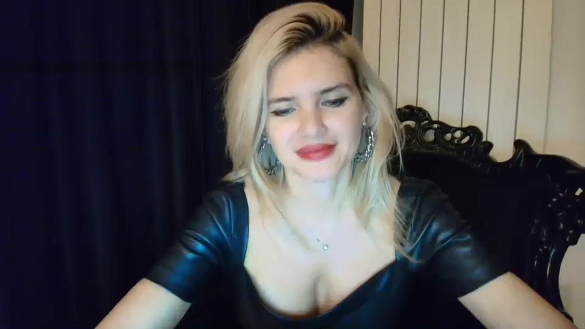 Gallery image thumbnail from Klarita_'s myfreecams stream on, 01/06/2025, 22:39 image 14 of 20