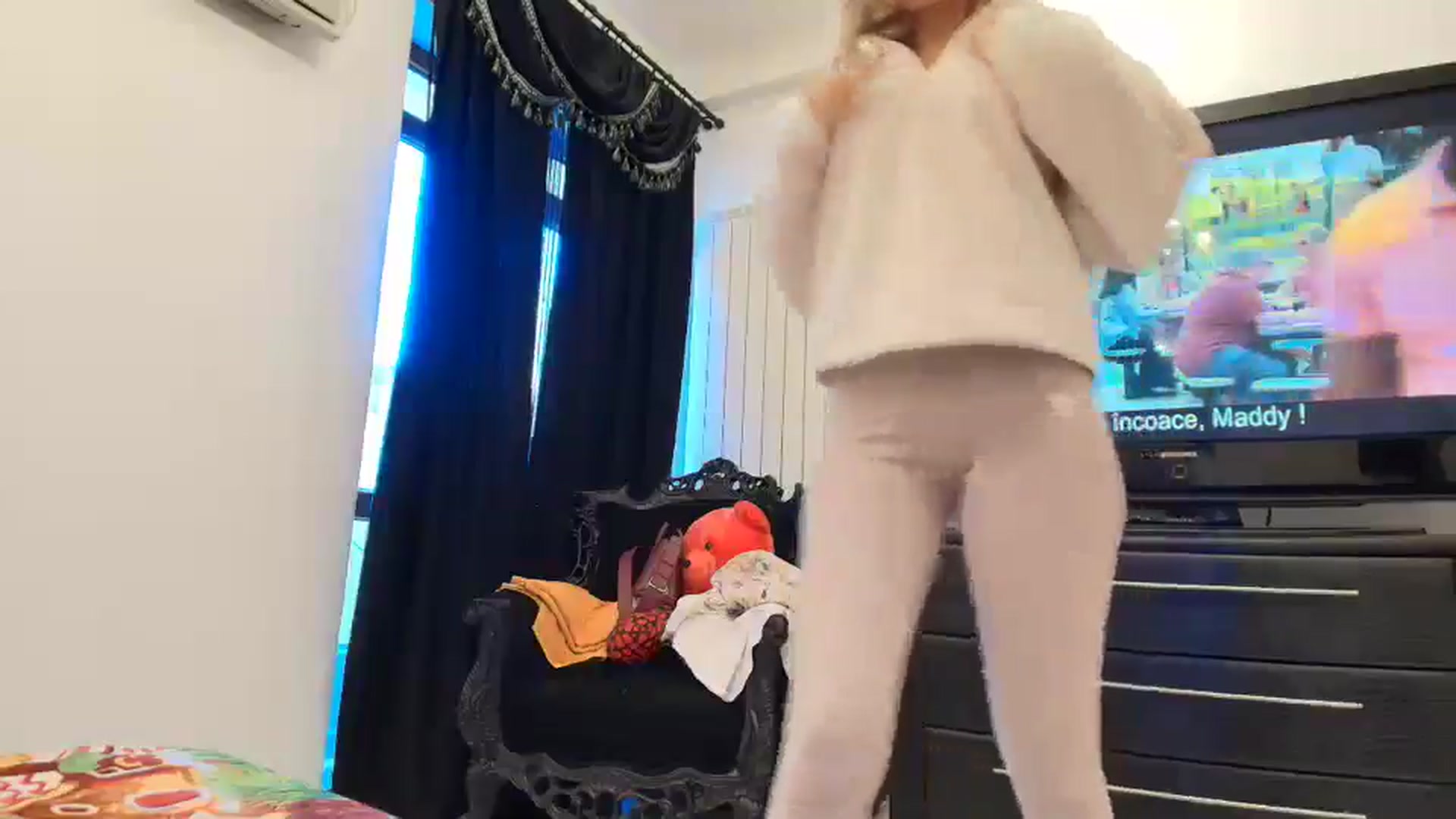 Gallery image thumbnail from Klarita_'s myfreecams stream on, 01/11/2025, 11:35 image 10 of 20
