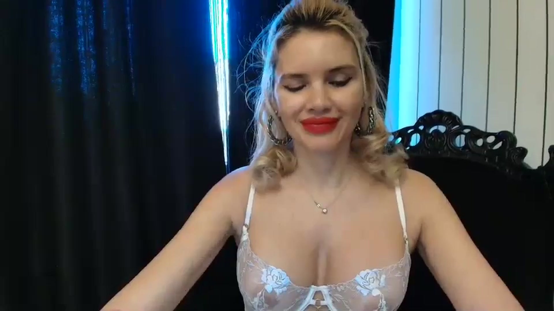 Gallery image thumbnail from Klarita_'s myfreecams stream on, 01/12/2025, 14:08 image 8 of 20