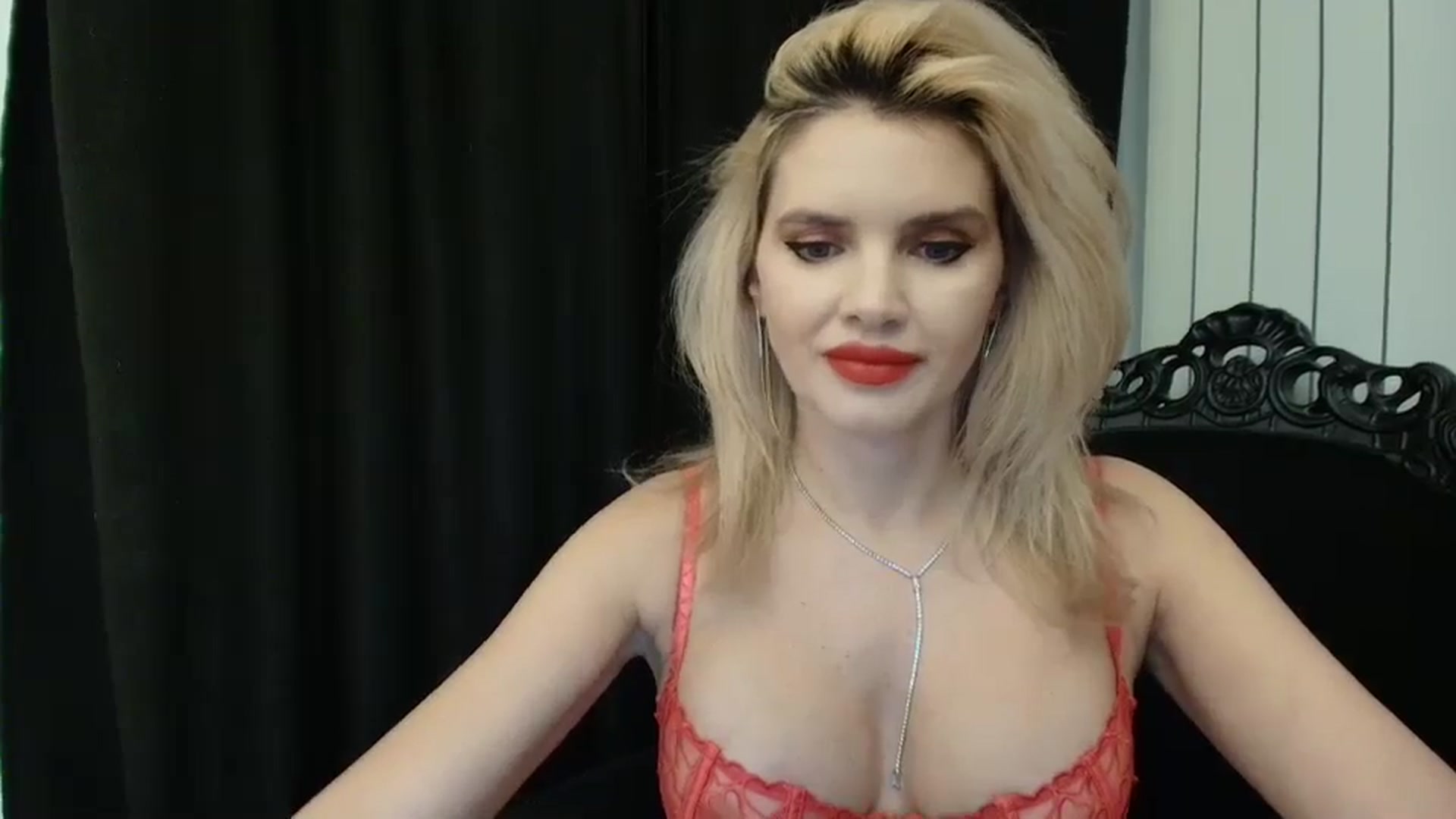 Gallery image thumbnail from Klarita_'s myfreecams stream on, 01/17/2025, 23:11 image 6 of 20