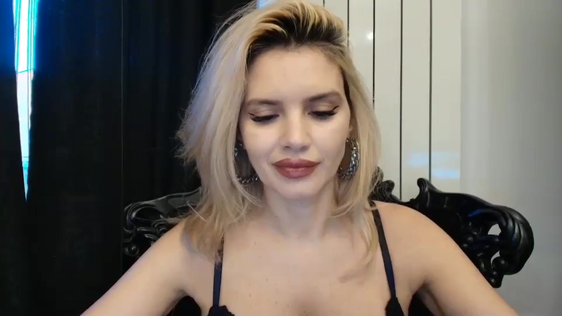 Gallery image thumbnail from Klarita_'s myfreecams stream on, 01/18/2025, 15:44 image 8 of 20