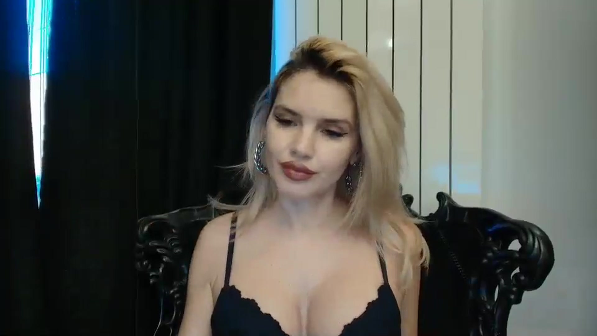Gallery image thumbnail from Klarita_'s myfreecams stream on, 01/18/2025, 15:44 image 6 of 20
