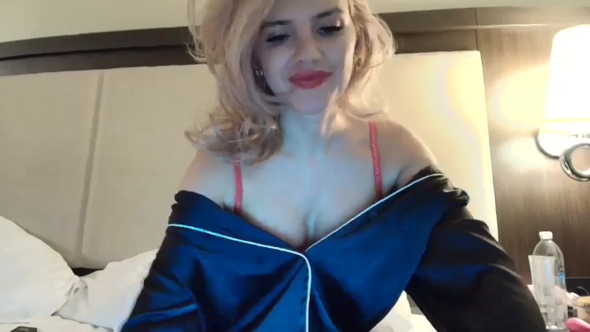 Gallery image thumbnail from Klarita_'s myfreecams stream on, 01/25/2025, 20:35 image 10 of 20