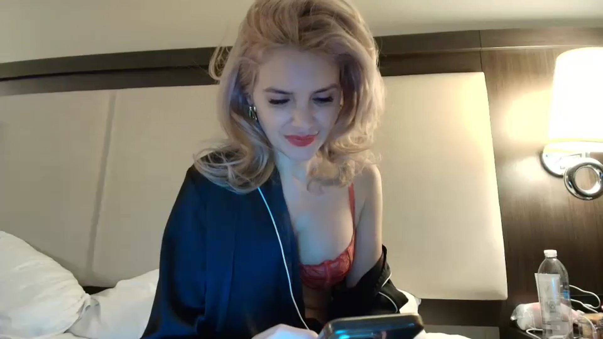 Gallery image thumbnail from Klarita_'s myfreecams stream on, 01/25/2025, 20:35 image 17 of 20