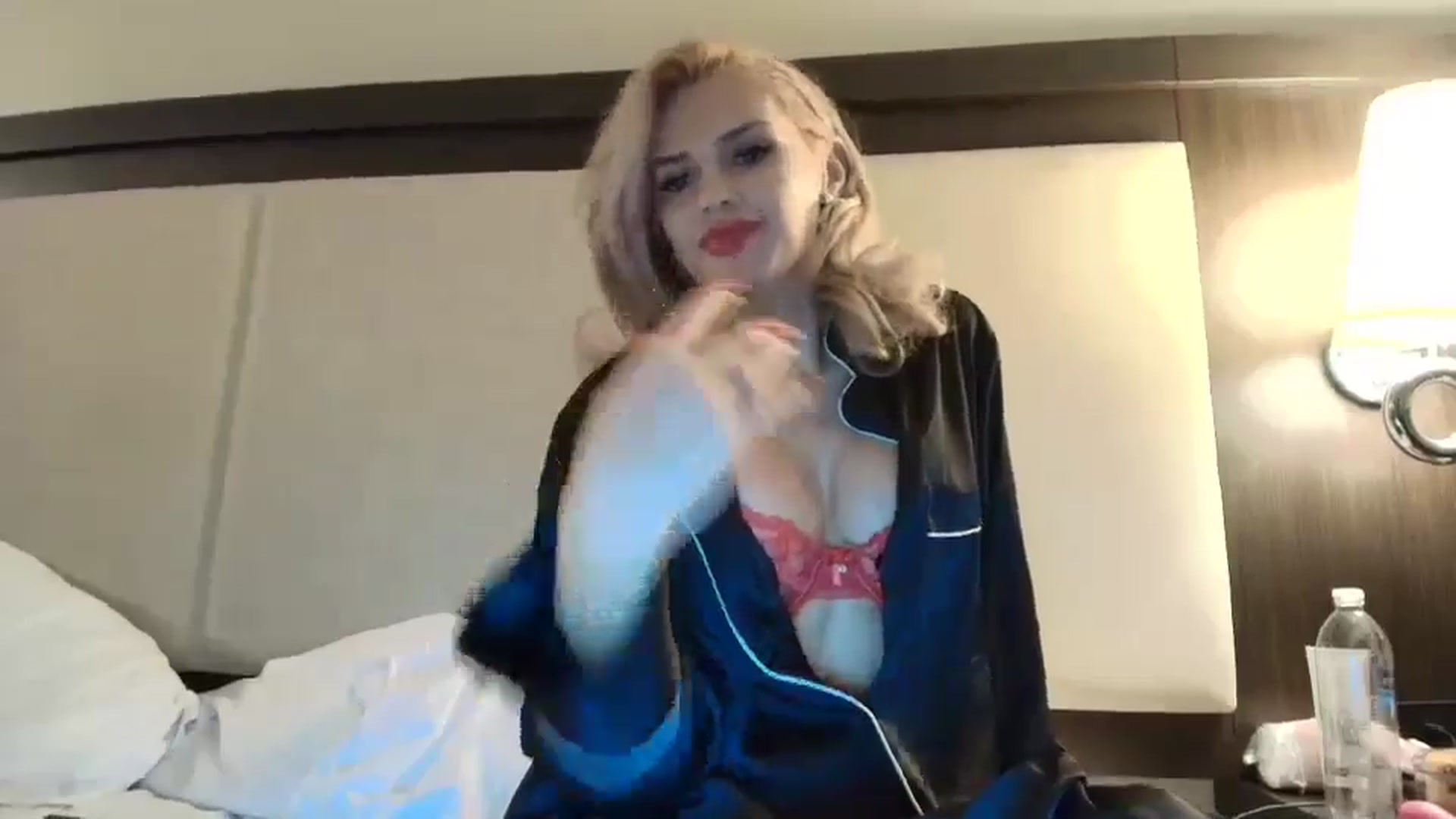 Gallery image thumbnail from Klarita_'s myfreecams stream on, 01/25/2025, 20:35 image 9 of 20
