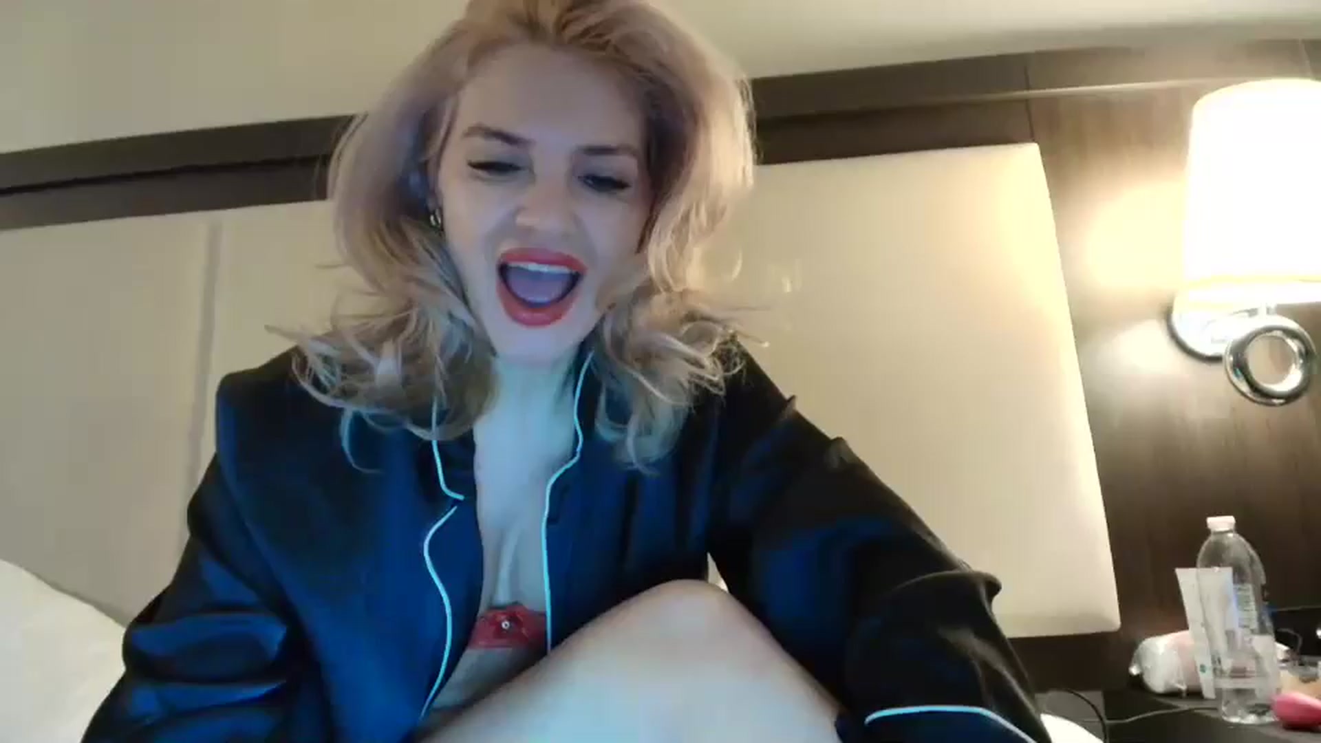 Gallery image thumbnail from Klarita_'s myfreecams stream on, 01/25/2025, 20:35 image 1 of 20