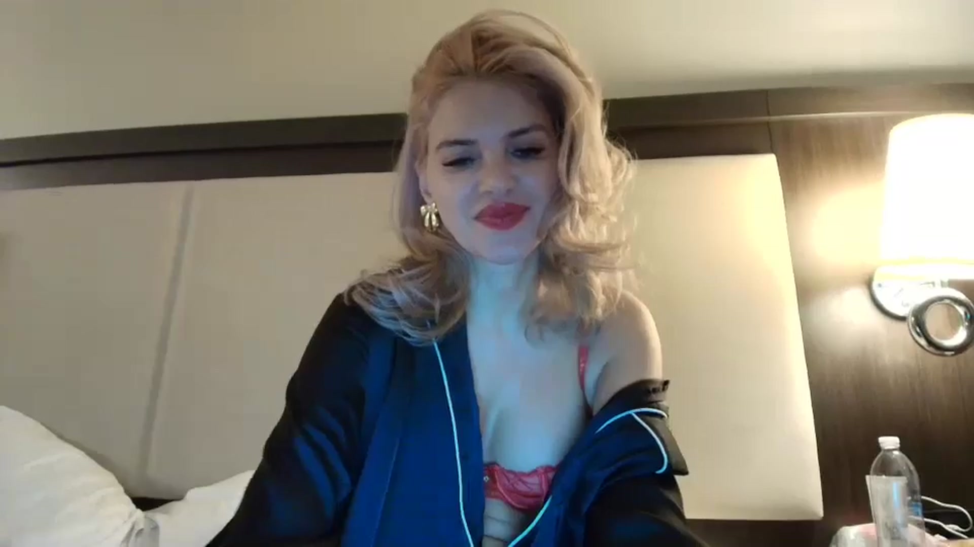 Gallery image thumbnail from Klarita_'s myfreecams stream on, 01/25/2025, 20:35 image 20 of 20