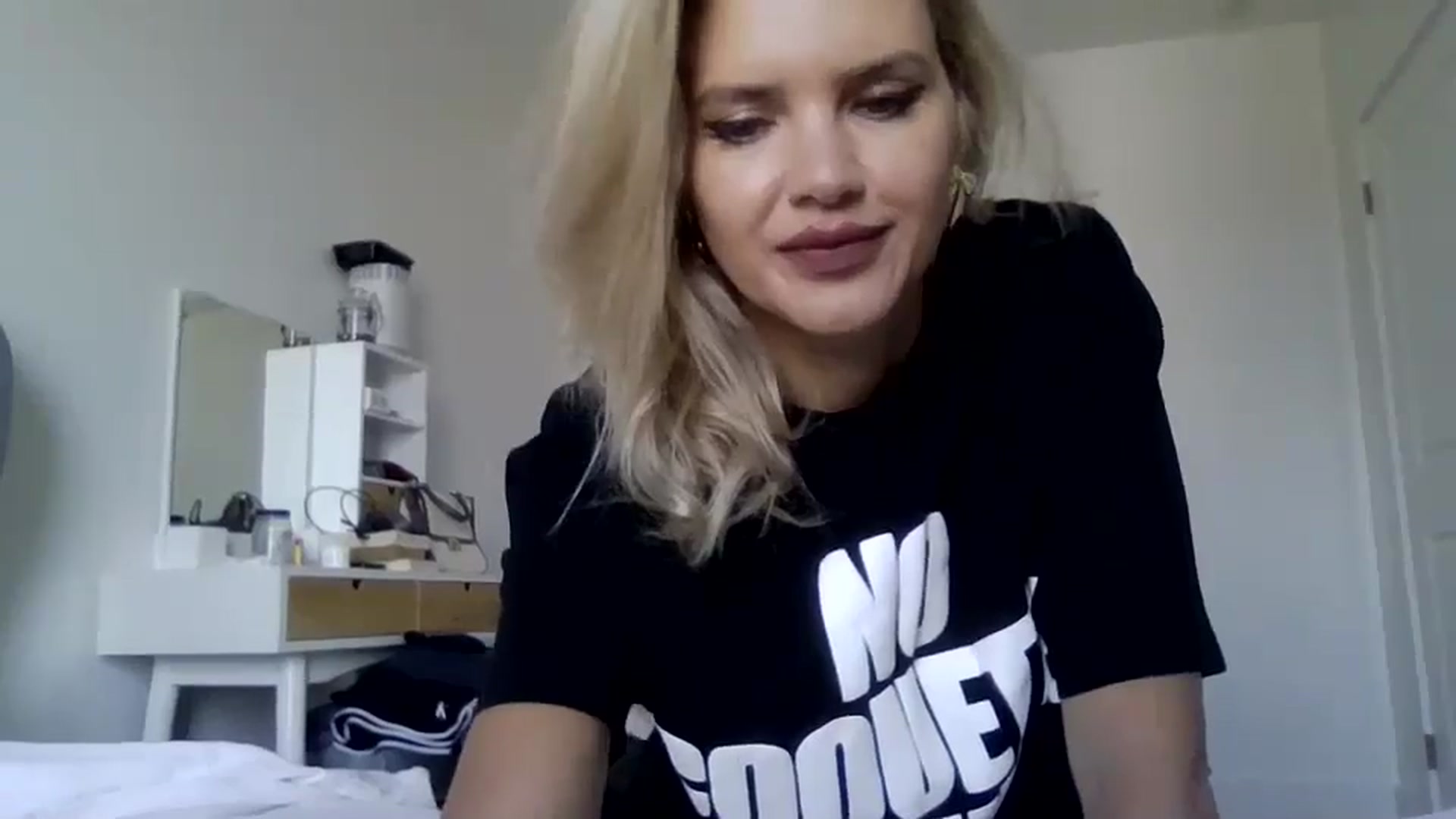 Gallery image thumbnail from Klarita_'s myfreecams stream on, 02/24/2025, 21:31 image 6 of 20