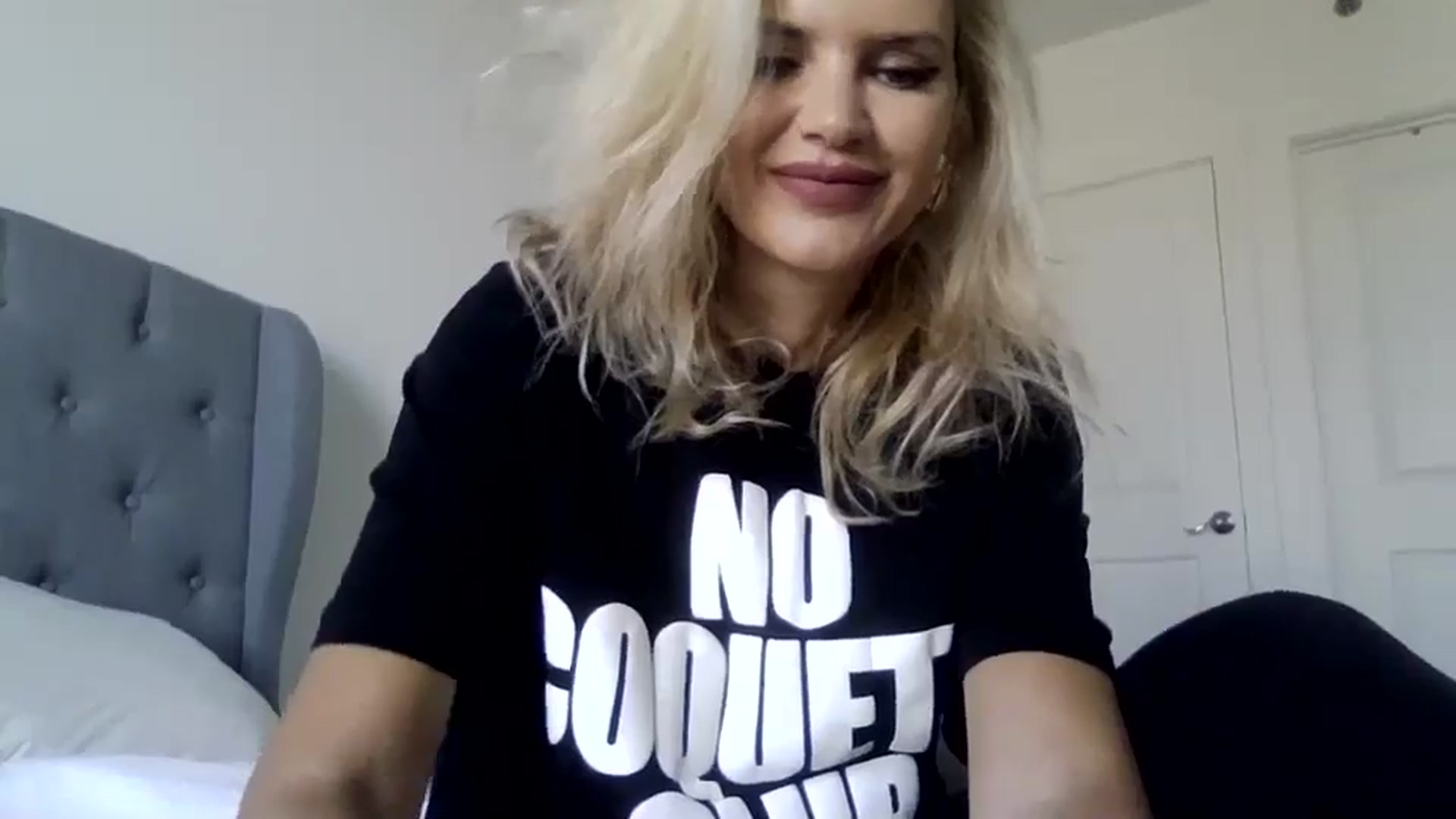 Gallery image thumbnail from Klarita_'s myfreecams stream on, 02/24/2025, 21:31 image 8 of 20