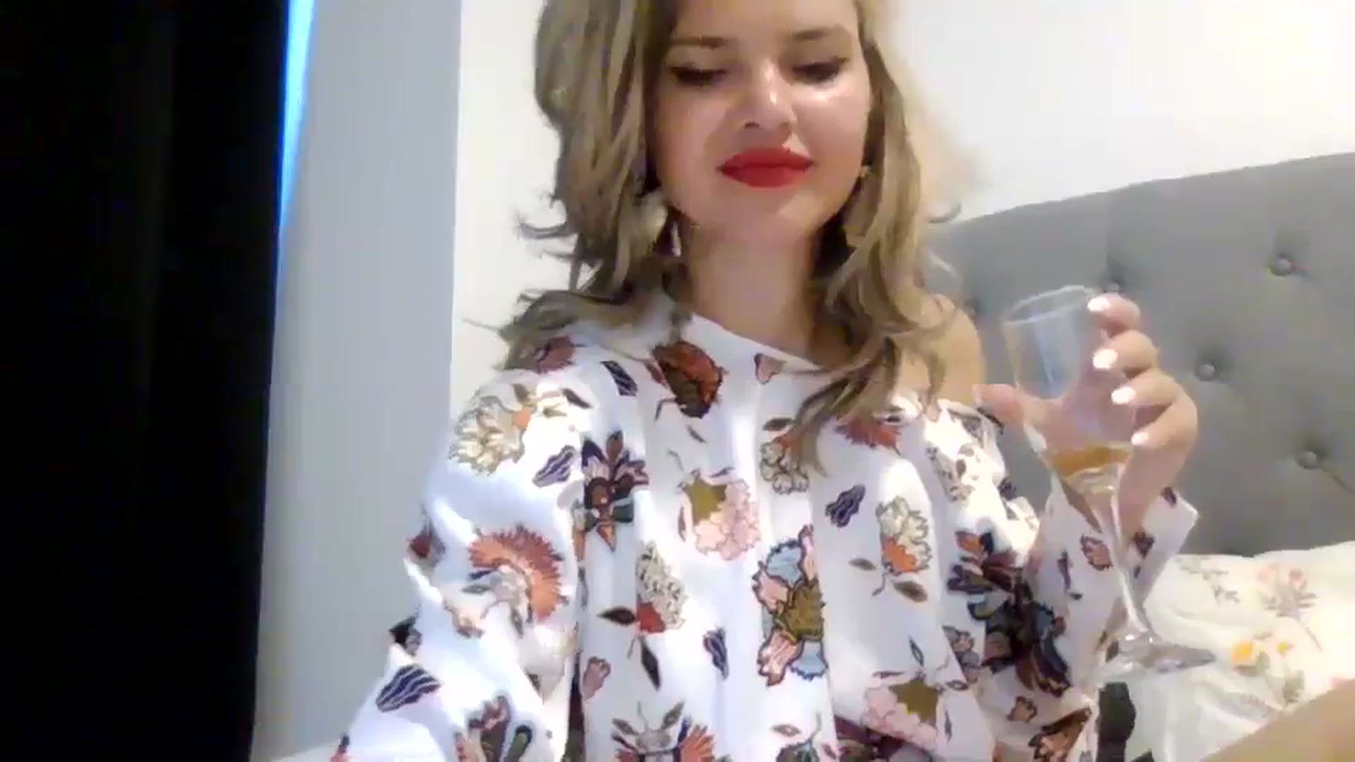 Gallery image thumbnail from Klarita_'s myfreecams stream on, 03/03/2025, 21:22 image 15 of 20