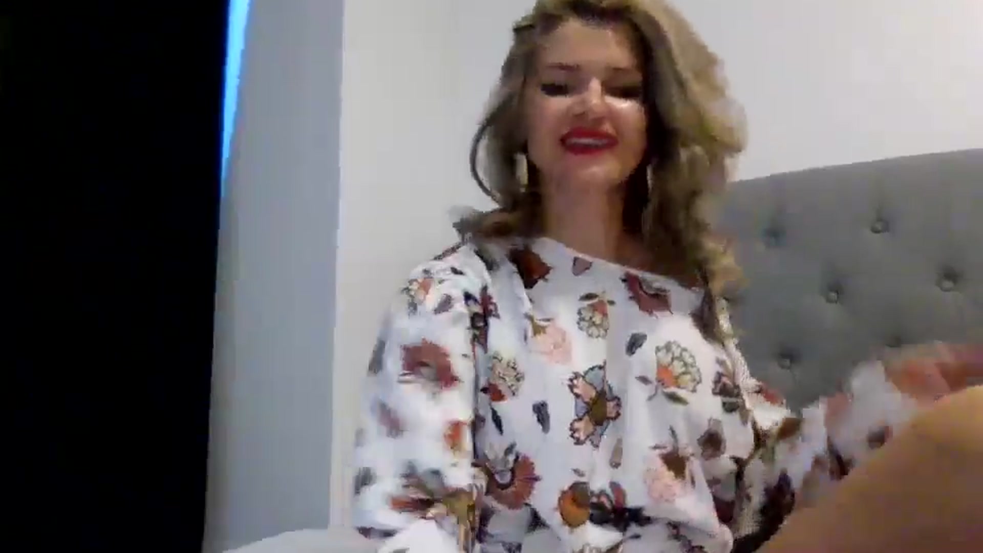 Gallery image thumbnail from Klarita_'s myfreecams stream on, 03/03/2025, 21:22 image 14 of 20