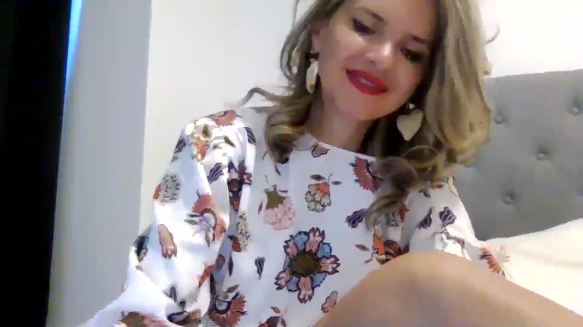 Gallery image thumbnail from Klarita_'s myfreecams stream on, 03/03/2025, 21:22 image 18 of 20