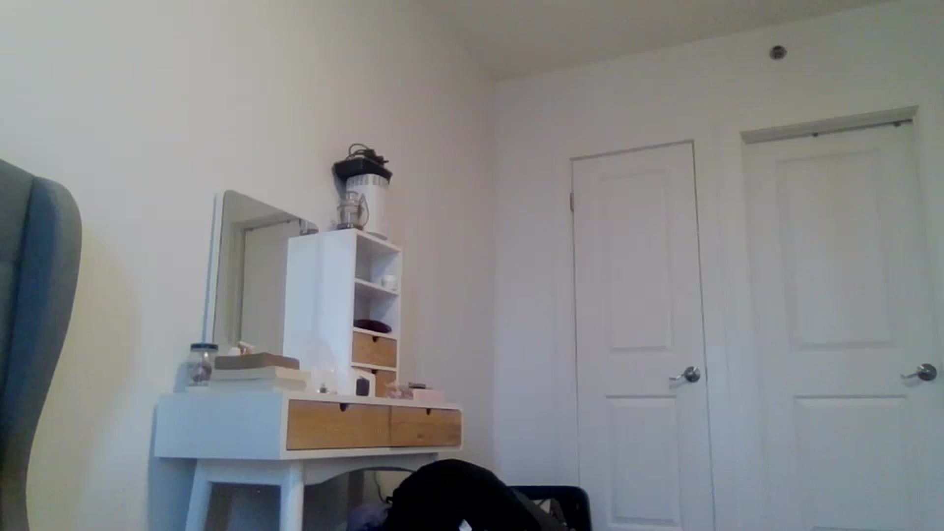 Gallery image thumbnail from Klarita_'s myfreecams stream on, 03/04/2025, 21:43 image 9 of 20