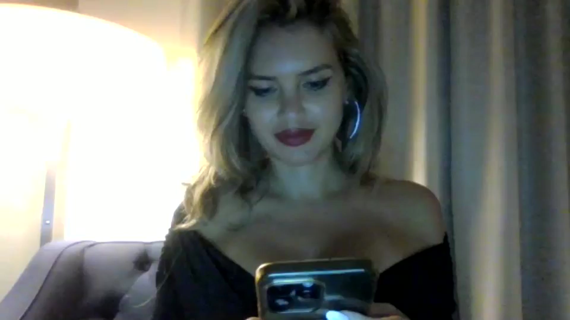 Gallery image thumbnail from Klarita_'s myfreecams stream on, 03/13/2025, 21:46 image 1 of 20