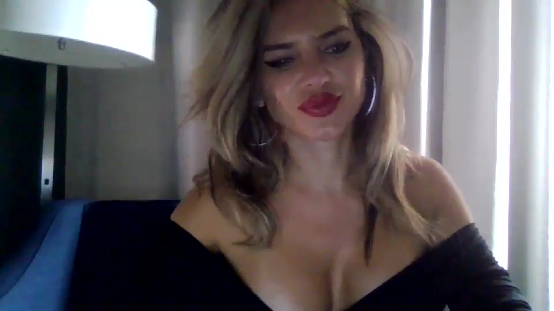 Gallery image thumbnail from Klarita_'s myfreecams stream on, 03/13/2025, 21:46 image 4 of 20