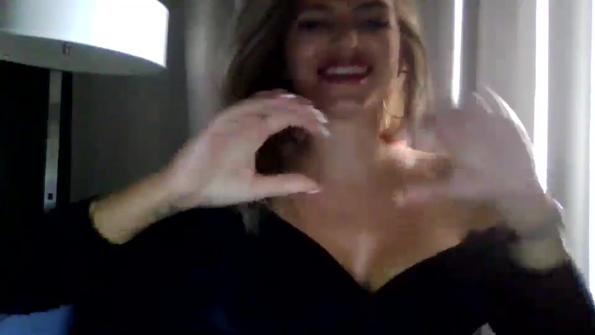 Gallery image thumbnail from Klarita_'s myfreecams stream on, 03/13/2025, 21:46 image 3 of 20