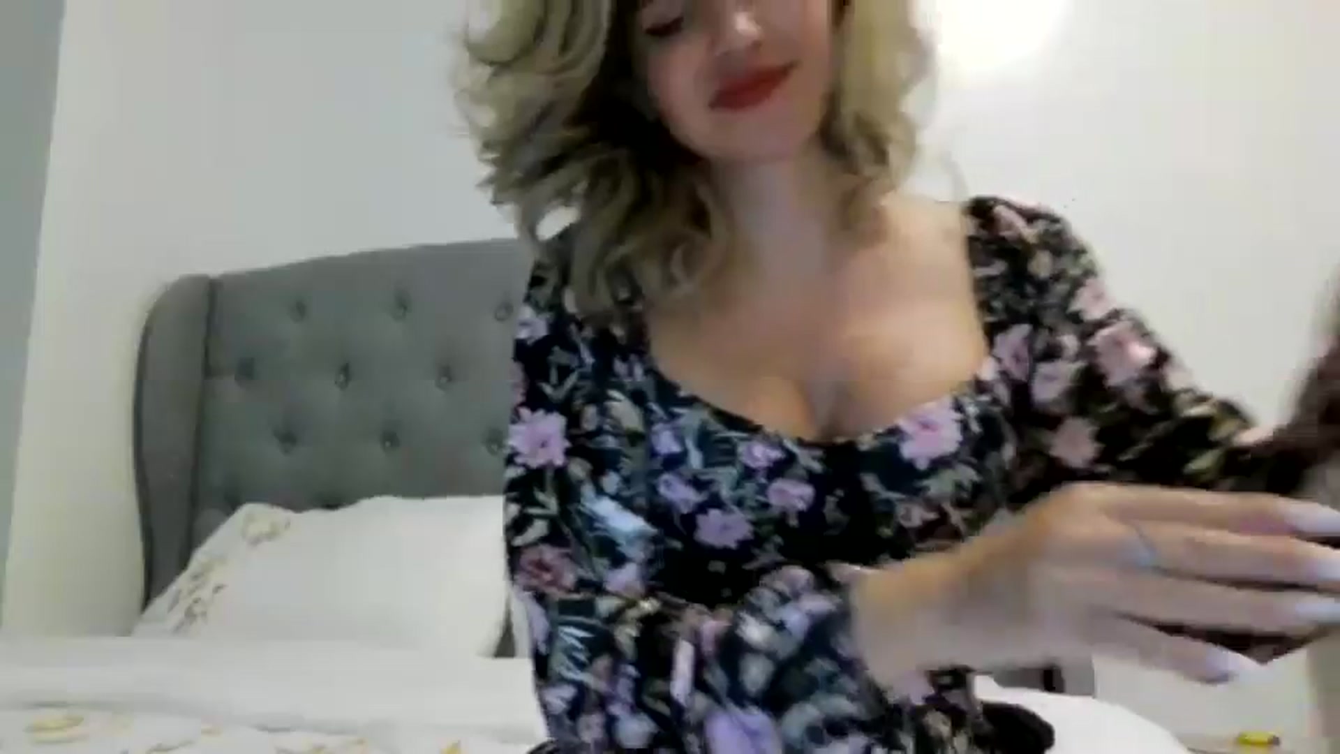 Gallery image thumbnail from Klarita_'s myfreecams stream on, 03/15/2025, 22:00 image 8 of 20