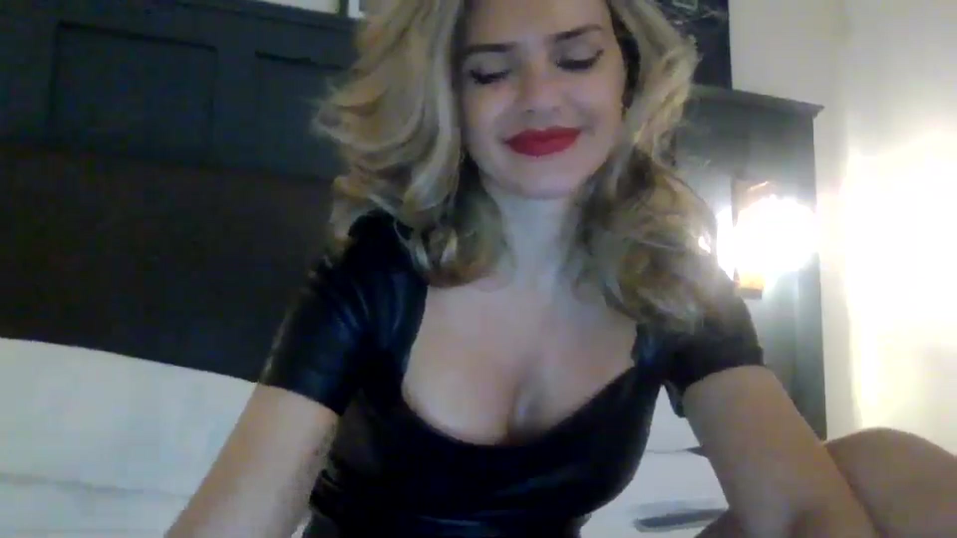 Gallery image thumbnail from Klarita_'s myfreecams stream on, 03/21/2025, 20:55 image 15 of 20