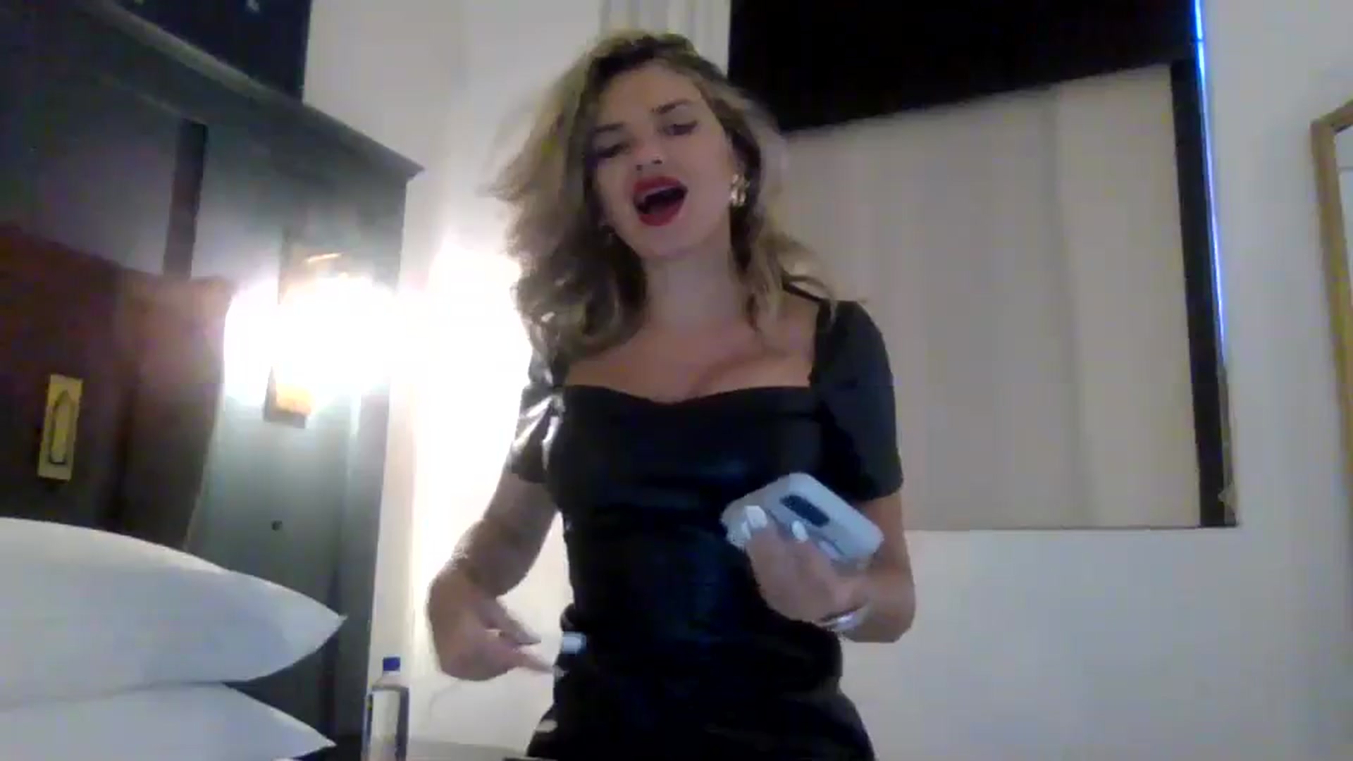 Gallery image thumbnail from Klarita_'s myfreecams stream on, 03/21/2025, 20:55 image 13 of 20