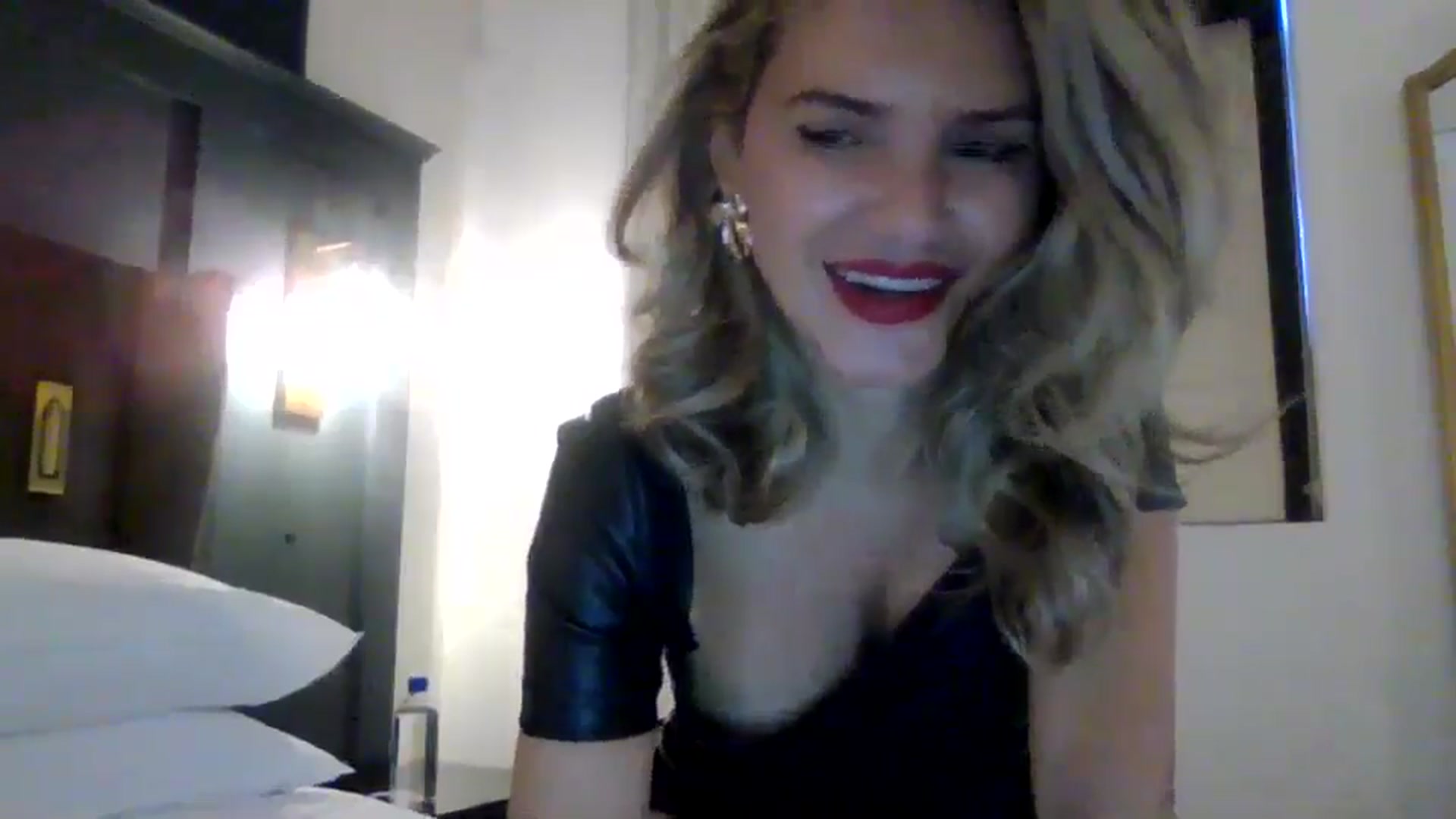 Gallery image thumbnail from Klarita_'s myfreecams stream on, 03/21/2025, 20:55 image 12 of 20
