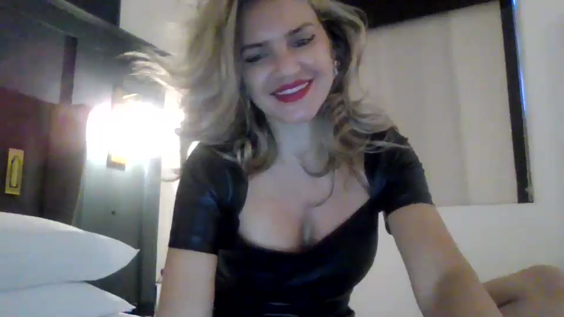 Gallery image thumbnail from Klarita_'s myfreecams stream on, 03/21/2025, 20:55 image 11 of 20