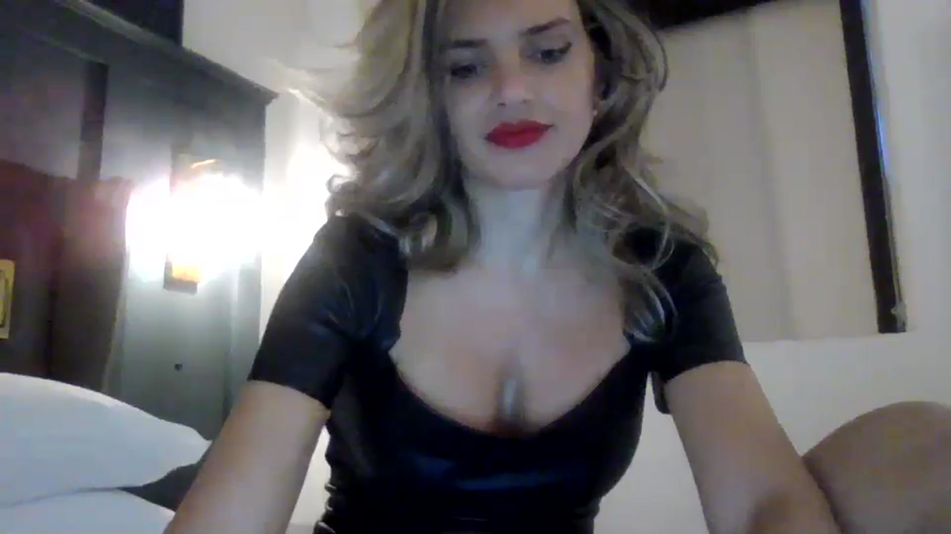 Gallery image thumbnail from Klarita_'s myfreecams stream on, 03/21/2025, 20:55 image 9 of 20