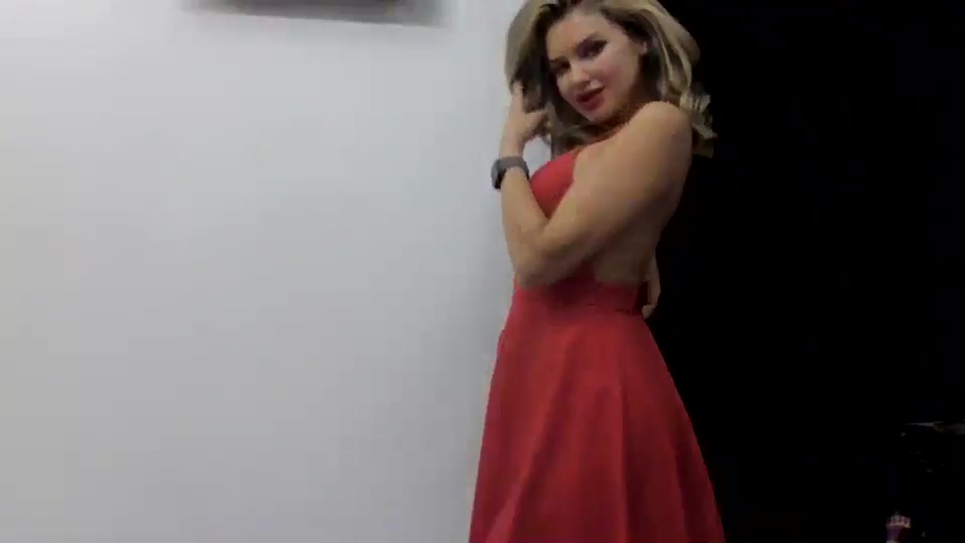 Gallery image thumbnail from Klarita_'s myfreecams stream on, 03/26/2025, 20:51 image 9 of 20