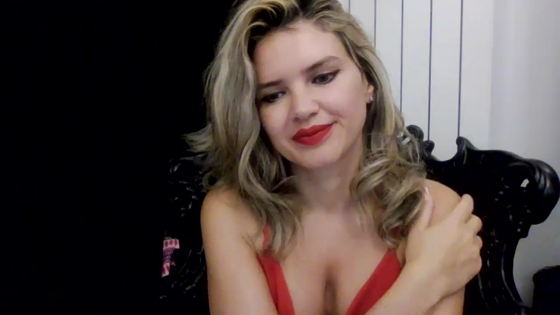 Gallery image thumbnail from Klarita_'s myfreecams stream on, 03/26/2025, 20:51 image 17 of 20