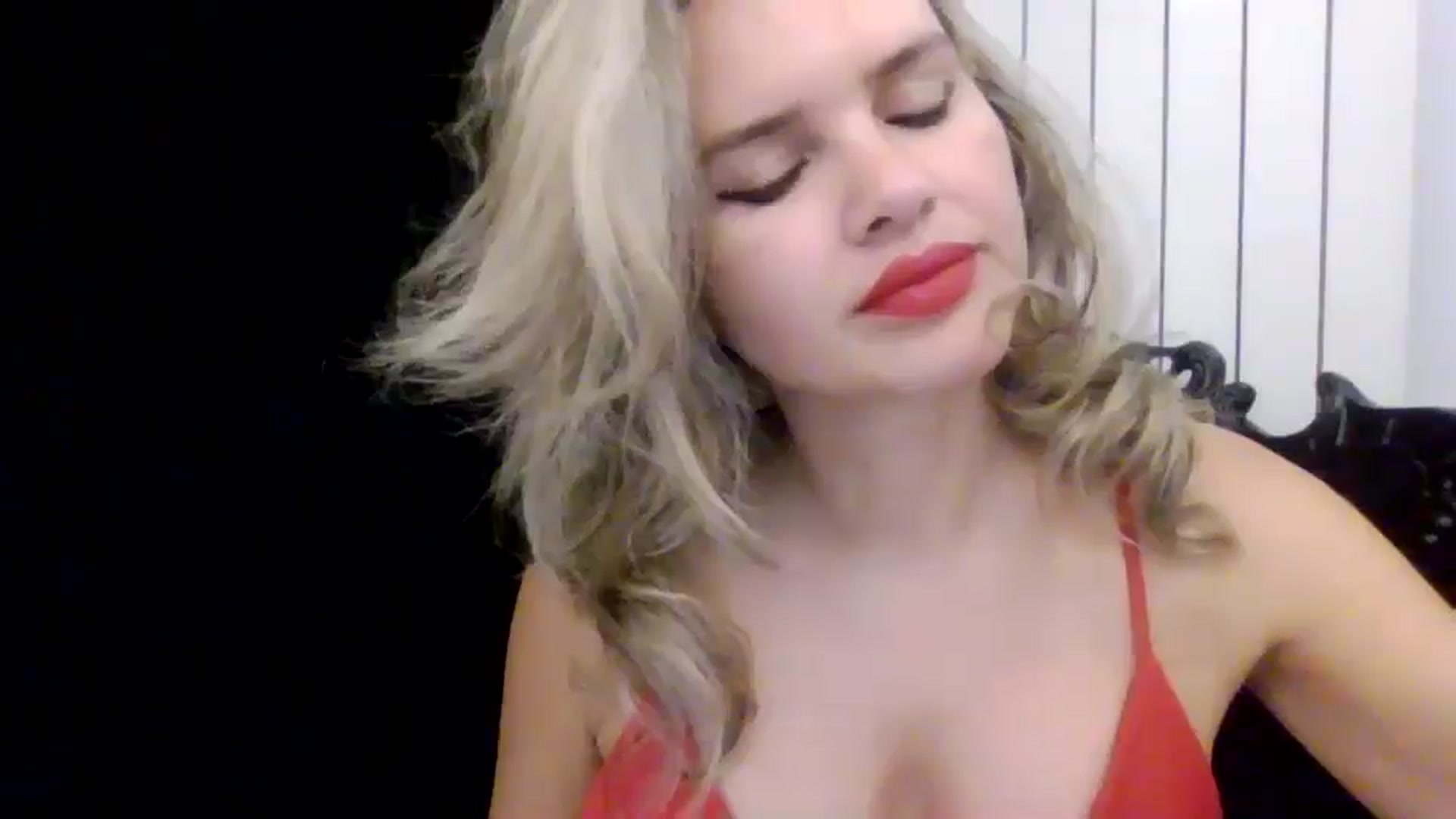 Gallery image thumbnail from Klarita_'s myfreecams stream on, 03/26/2025, 21:48 image 13 of 20