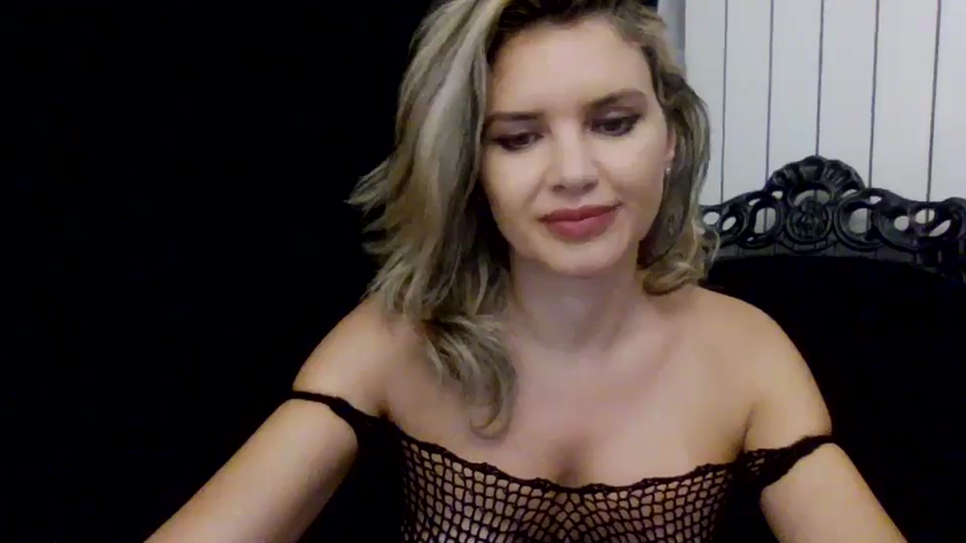 Gallery image thumbnail from Klarita_'s myfreecams stream on, 03/27/2025, 22:00 image 19 of 20