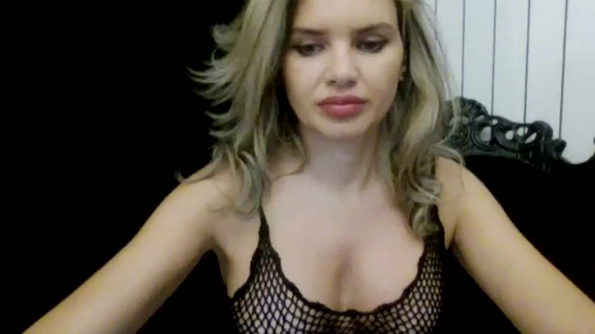 Gallery image thumbnail from Klarita_'s myfreecams stream on, 03/27/2025, 22:00 image 8 of 20